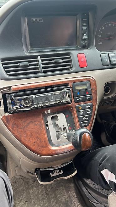 линзу: Honda Odyssey: 2001 г., 2.3 л, Автомат, Бензин, Минивэн — 3