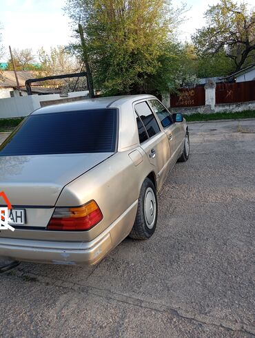 Mercedes-Benz 230: 1988 г., 2.3 л, Механика, Бензин, Седан