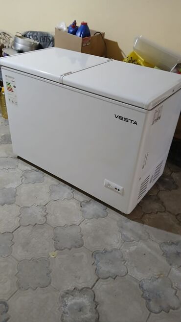 Mətbəx mebeli: Vesta soyuducu satilir. 550 azn. Təzə almışıq 20 gün istifadə