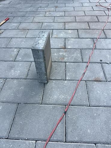 qlobus bar: Beton səki daşları (pavers) – boz rəng - Ölçü: təqribən 20 x 10 sm — 9