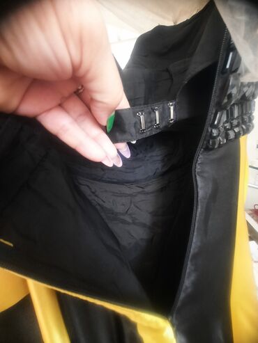 Ziyafət donları: Jovanni brend.temiz ipekden ortasi iri gawlarla bezedilmiw klyow model -da lalafo.az — 6 Ziyafət donları: Jovanni brend.temiz ipekden ortasi iri gawlarla bezedilmiw klyow model — 6