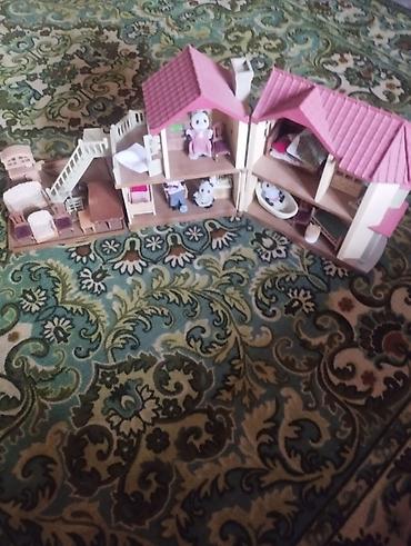 жёлтый домик: Игровой домик для фигурок (в стиле Sylvanian Families) - Двухэтажный — 8