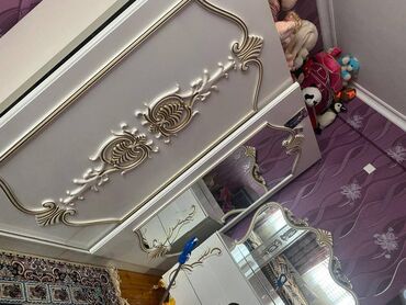 Uzunmüddətli kirayə mənzillər: Neftçilər metrosu yaxınlığı,220 nömrəli məktəb yaxınlığında 2 — 3