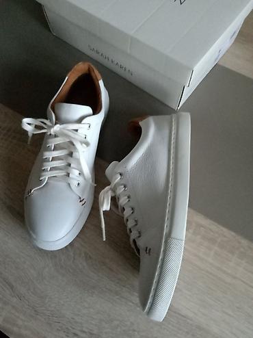 yeezy 350: Sarah Karen bele patike – minimalističke kožne lifestyle patike - — 1