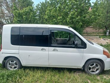 продажа китайских автомобилей: Продается минивэн Honda мобилио в белом цвете. Автомобиль с просторным
