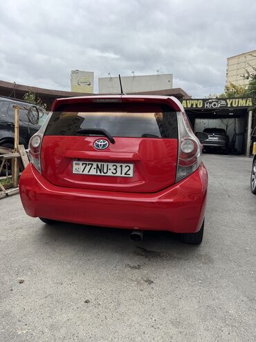 Toyota: Toyota Prius: 1.5 l | 2016 il Hetçbek — 3