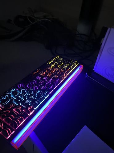komputer pultu: Nacodex NK68 klaviaturası qırmızı switch qabagında rgb işiqları var — 8