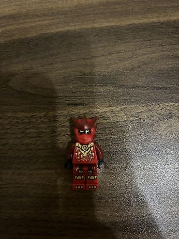 mcdonalds oyuncaq: LEGO minifiqur – qırmızı temalı nindza/qəhrəman - Rəng: əsasən — 1