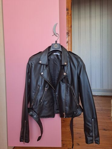 Личные вещи: Женская куртка Seventeen, M (EU 38), цвет - Черный