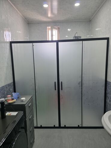 Çanaqlar, tülpanlar: Satılır: Şüşə duş kabini - Model: 4 panelli sürgülü sistem -