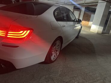 masin bmw: BMW 5 series: 2 l | 2015 il Sedan