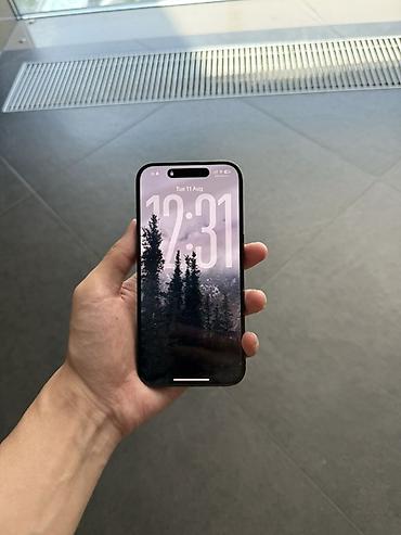 iphone d: IPhone 15 Pro, Б/у, 128 ГБ, Black Titanium, Зарядное устройство, Чехол, Кабель, 81 % — 1
