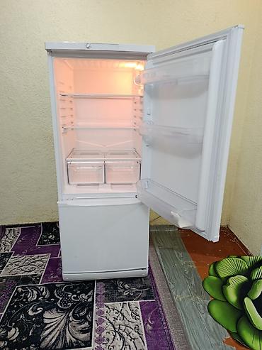 куплю холодильники: Холодильник Indesit, Б/у, Двухкамерный, De frost (капельный), 60 * 157 * 60 — 5
