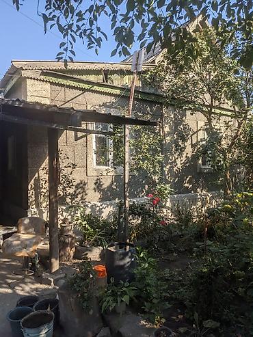 Продажа домов: 4 комнаты, 60 м², 3 соток, Бишкек, ул. Тоголок Молдо / Щербакова Собственник — 1