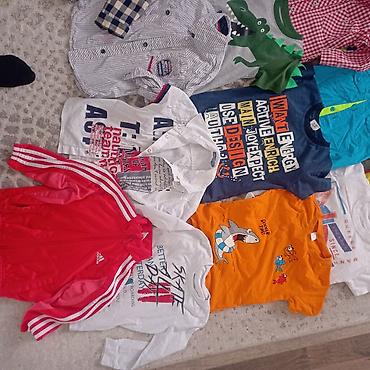 Paketi dečije odeće: Veliki paket stvari + jakna,sve 1500din. U kompletu: - Košulje — 7