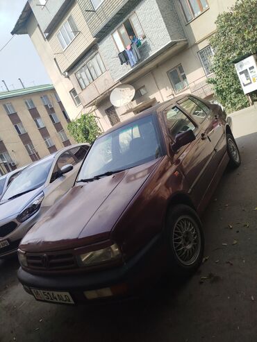 одсей 1: Volkswagen Vento: 1993 г., 1.8 л, Механика, Бензин