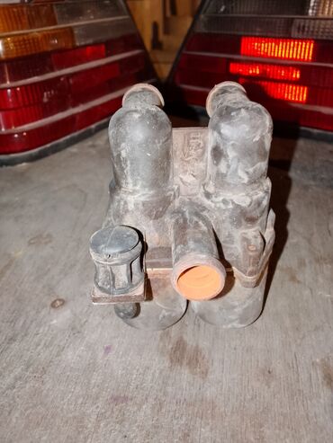 Digər avtomobil ehtiyat hissələri: Məhsul: Mercedes-Benz üçün orijinal ehtiyat hissələri dəsti Tərkib: - — 19