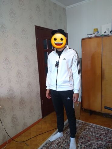 спортивный костюм на девочку: Спортивный костюм 2XL (EU 44), цвет - Белый