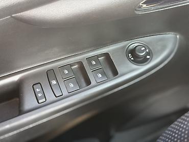 Chevrolet: Chevrolet Spark: 2018 г., 1 л, Вариатор, Бензин, Хэтчбэк — 10
