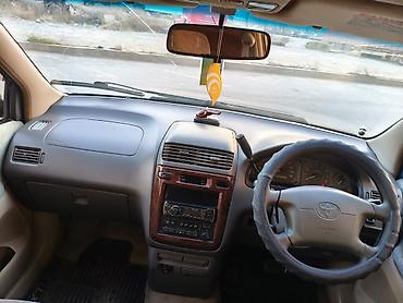 Toyota: Toyota Ipsum: 2000 г., Минивэн — 11