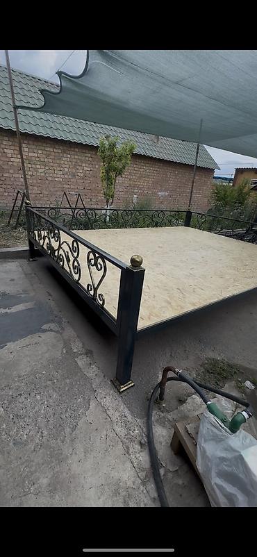 Мебель: Тапчан 25 x 25 x 1 м, Металл — 6