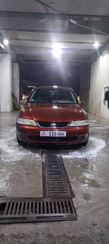 Opel: Opel Vectra: 2001 г., 1.6 л, Механика, Бензин, Седан