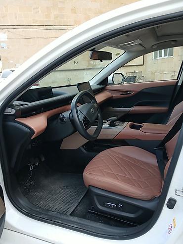 nissan 1998: Nissan X-Trail Classic, bej rəngli krossover/SUV. Xüsusiyyətlər: - — 5