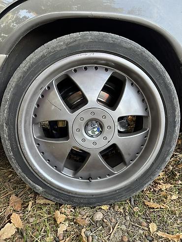 Дөңгөлөктөр монтажда: Дөңгөлөктөр монтажда 235 / 40 / R 18, Колдонулган, Комплект, Жеңил унаалар, Куйма, тешиктери - 5 — 1