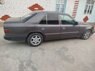фара форестер: Mercedes-Benz E-Class: 1993 г., 2 л, Механика, Бензин, Седан