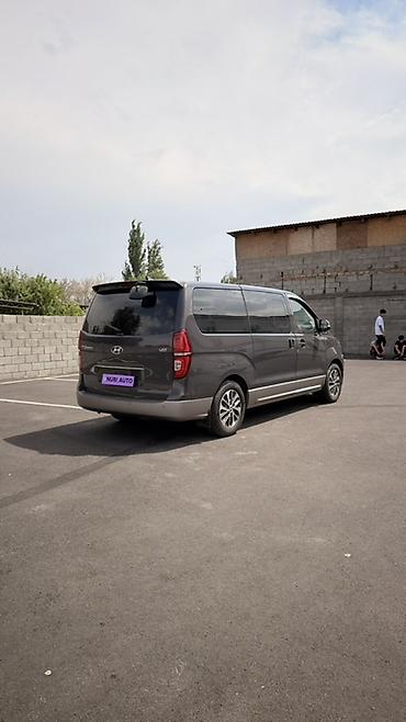 старекс 4х4: Hyundai H-1: 2019 г., 2.5 л, Автомат, Дизель, Минивэн — 3