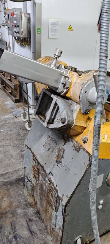 Производство молочных продуктов: Продается несколько позиций упаковщиков для молочного цеха. 1) — 2