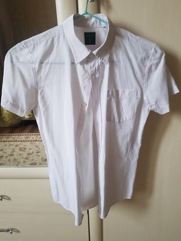 белые рубашки: Школьная форма, цвет - Белый, Б/у