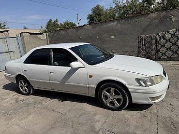 Продажа авто: Toyota Camry: 2001 г., Седан — 3