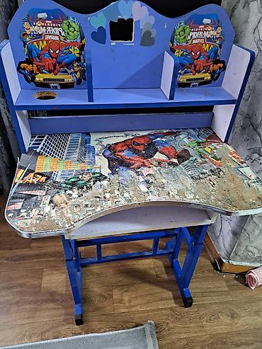 Детский письменный стол с тематикой Marvel/Spider‑Man. Особенности. -