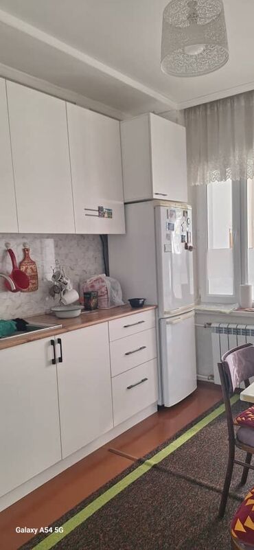 сниму дом или квартиру: Просторная светлая квартира с отдельной кухней. - Кухня: современные