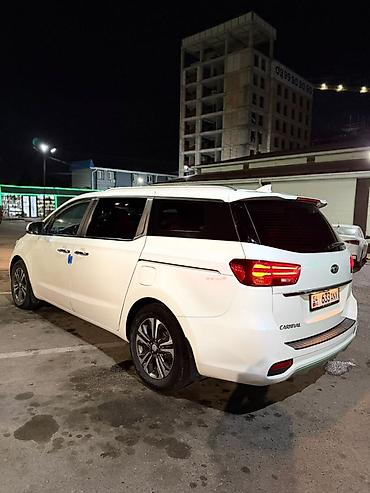 Kia: Kia Carnival: 2019 г., Минивэн — 7