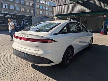 hyundai ionic: Roewe : 2026 г., Автомат, Электромобиль, Седан — 5