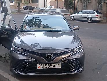 Toyota Camry: 2020 г., 2.5 л, Автомат, Гибрид, Седан — 8