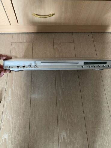 dvd video player: Продаю DVD старого образца, но в очень хорошем состоянии, работает