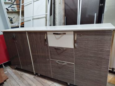 Dolablar: Yalniz alt hisse metbex mebeli olcu 2 metr qapilarida korpusuda mdf