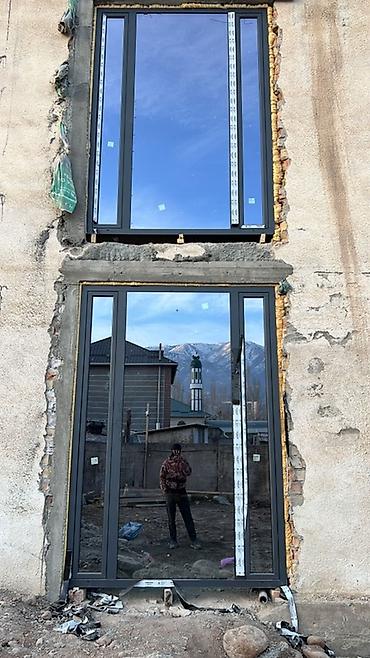 мишалка битон: Алюминиевое окно на заказ, Тип окна: Панорамные, Декоративные особенности: Фрамуга, Платная установка, Без рассрочки — 1