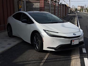 limited: Toyota Prius: 2023 г., 2 л, Автомат, Гибрид, Лифтбек — 3