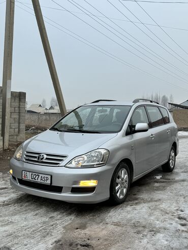 Toyota: Toyota Ipsum: 2005 г., 2 л, Механика, Бензин, Минивэн