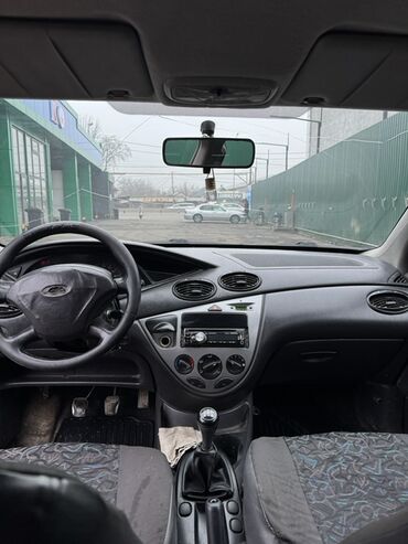 Ford: Ford Focus: 2002 г., 1.8 л, Механика, Бензин, Седан — 10