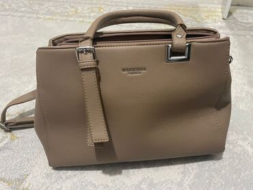 Классические сумки: Продаю коричневую сумку за 900с, состояние хорошее at lalafo.kg Классические сумки: Продаю коричневую сумку за 900с, состояние хорошее