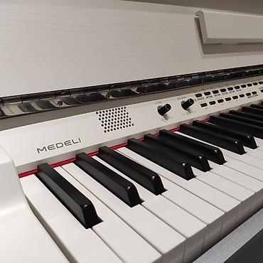 Musiqi alətləri: Elektro piano Medeli CDP 5200 WH Polifoniya:128 Klaviçlər:88 — 3