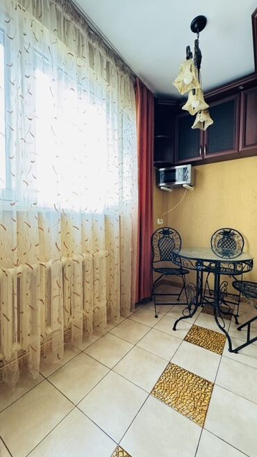 продаю квартиру английский квартал: 4 комнаты, 81 м², 106 серия улучшенная, 5 этаж, Евроремонт