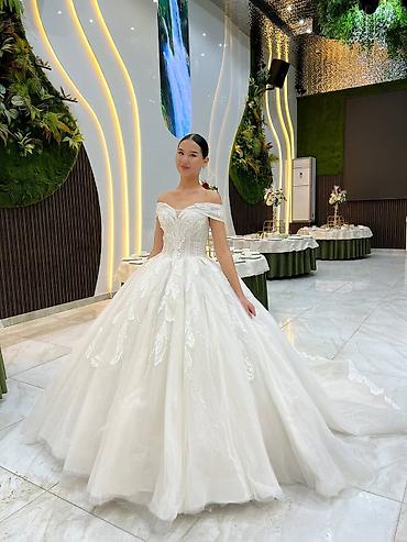 Свадебные платья: ❗Акция прокат и на продажу - Силуэт: пышная балльная юбка с длинным — 1