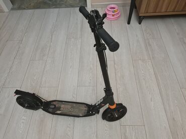 Bıçaqlar: Uwaqlar ucun skuter (samokat). Cox ela veziyyetdedir, az iwlenib. Uwaq