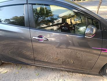 Toyota: Toyota Prius: 2022 г., 1.8 л, Автомат, Гибрид, Хэтчбэк — 3